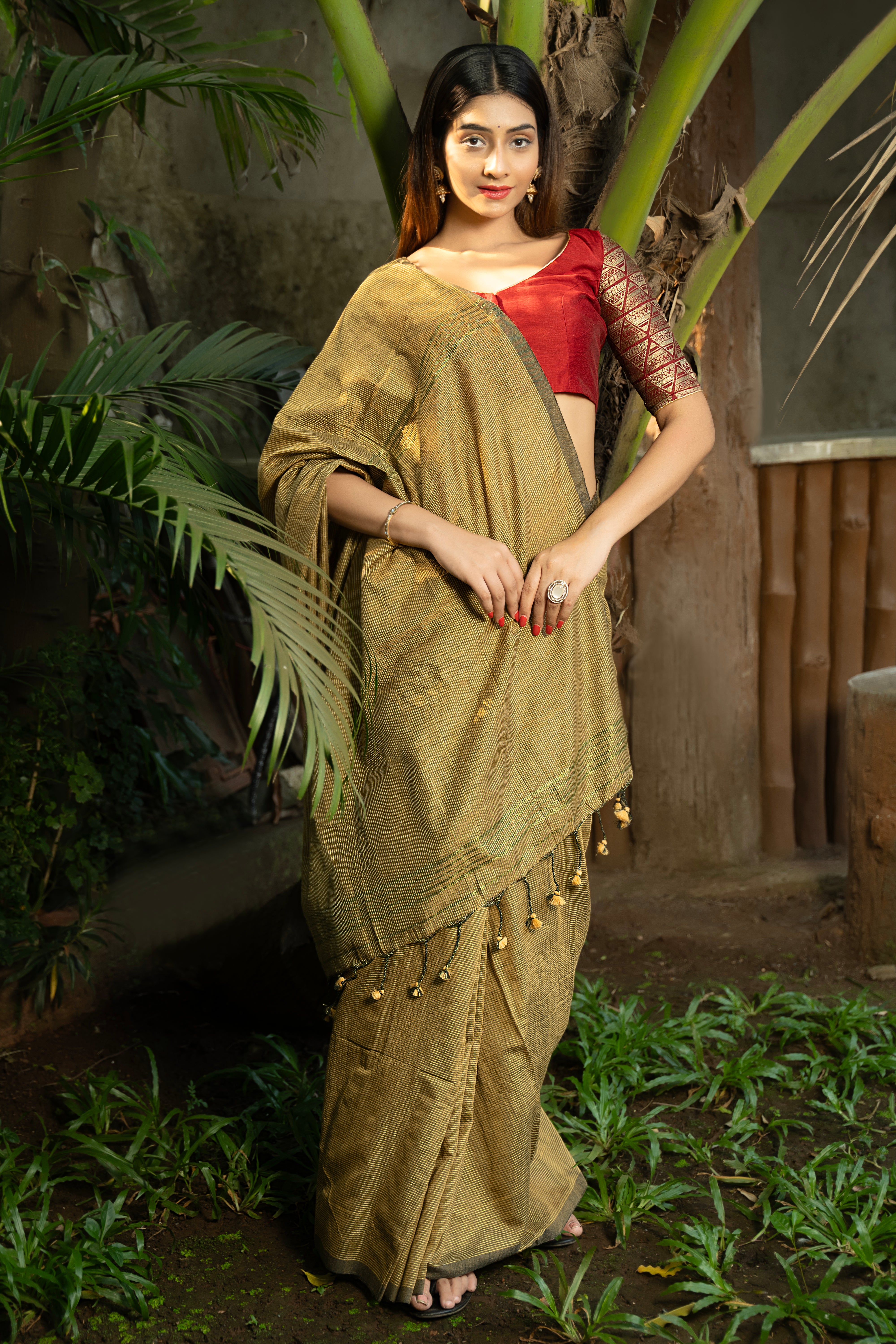 Golden Glimmer Saree